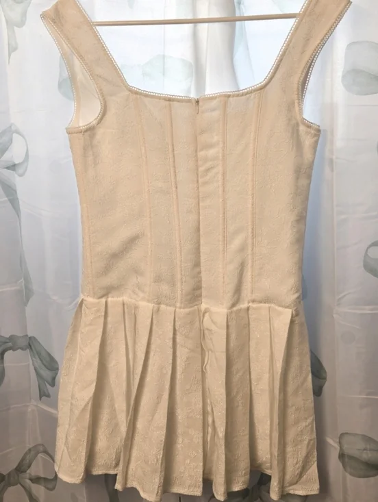 NWOT Dreamy White Lace-Up Corset Mini Dress - Floral Jacquard Size Large - Picture 4 of 5